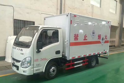 跃进3.3米柴油（蓝牌）毒性感染性厢式車(chē)