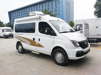 上汽大通V80短轴中(zhōng)顶B型房車(chē)